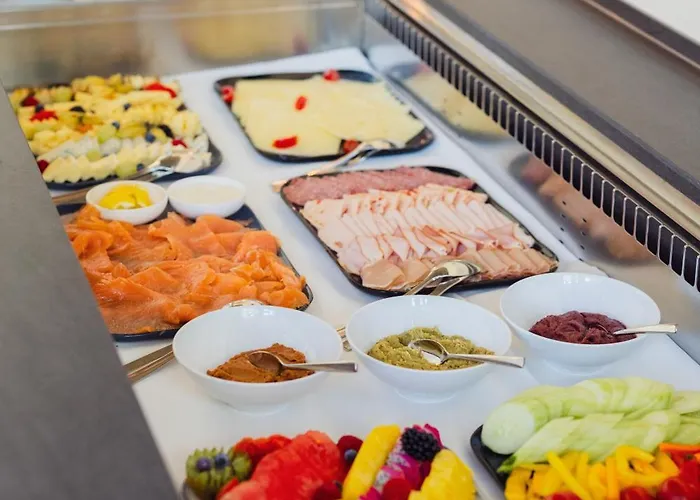 Caraleon מלון 4*